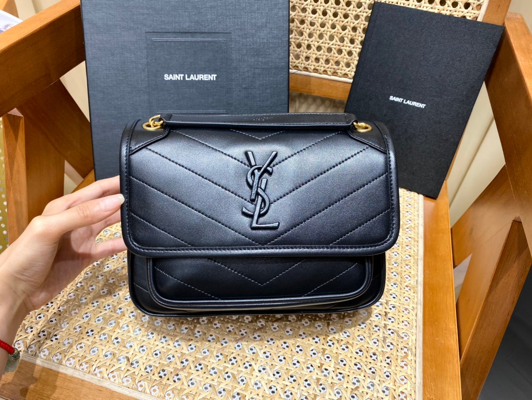 Bolsa Ysl 𝑵𝒊𝒌𝒊 𝑳𝒂𝒎𝒃 22CM