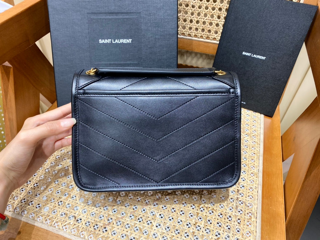 Bolsa Ysl 𝑵𝒊𝒌𝒊 𝑳𝒂𝒎𝒃 22CM