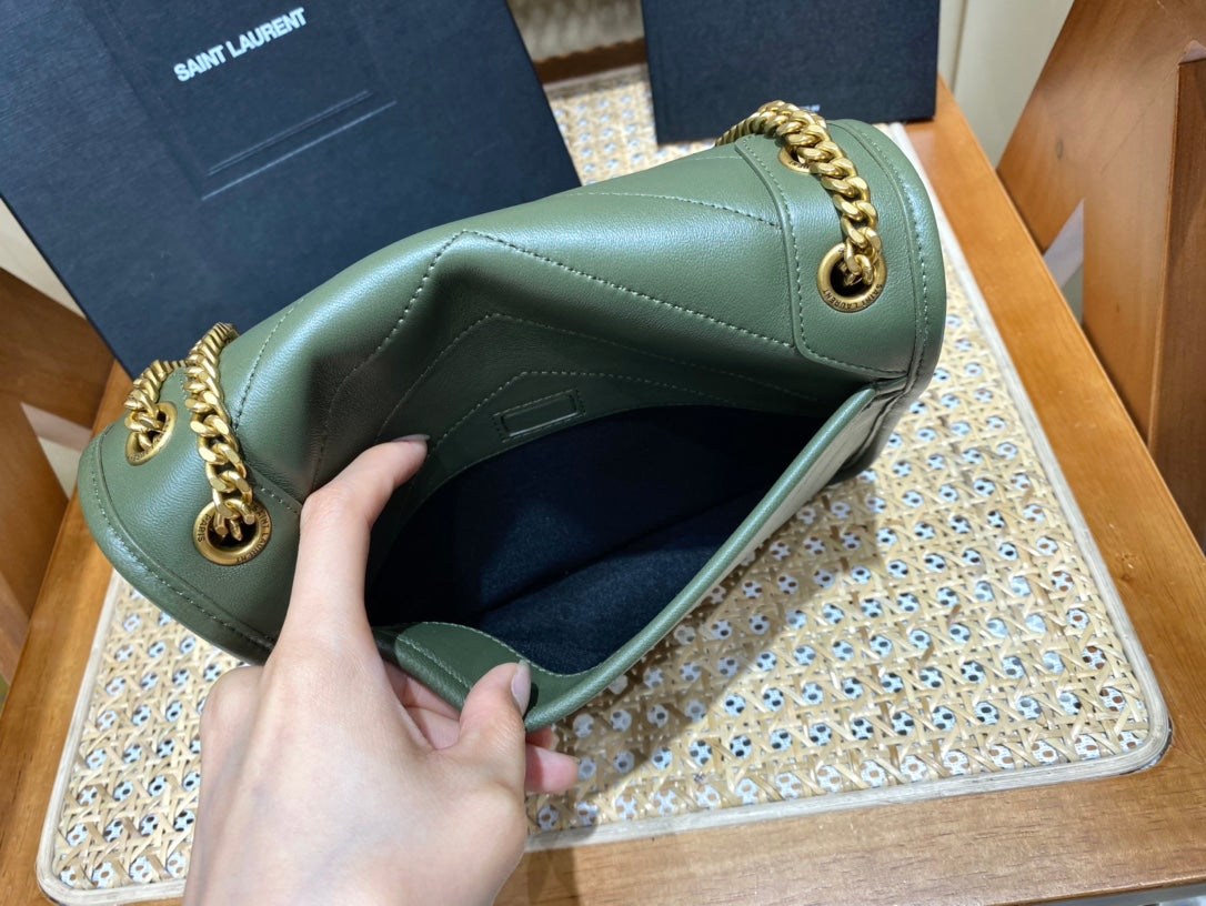 Bolsa Ysl 𝑵𝒊𝒌𝒊 𝑳𝒂𝒎𝒃 22CM