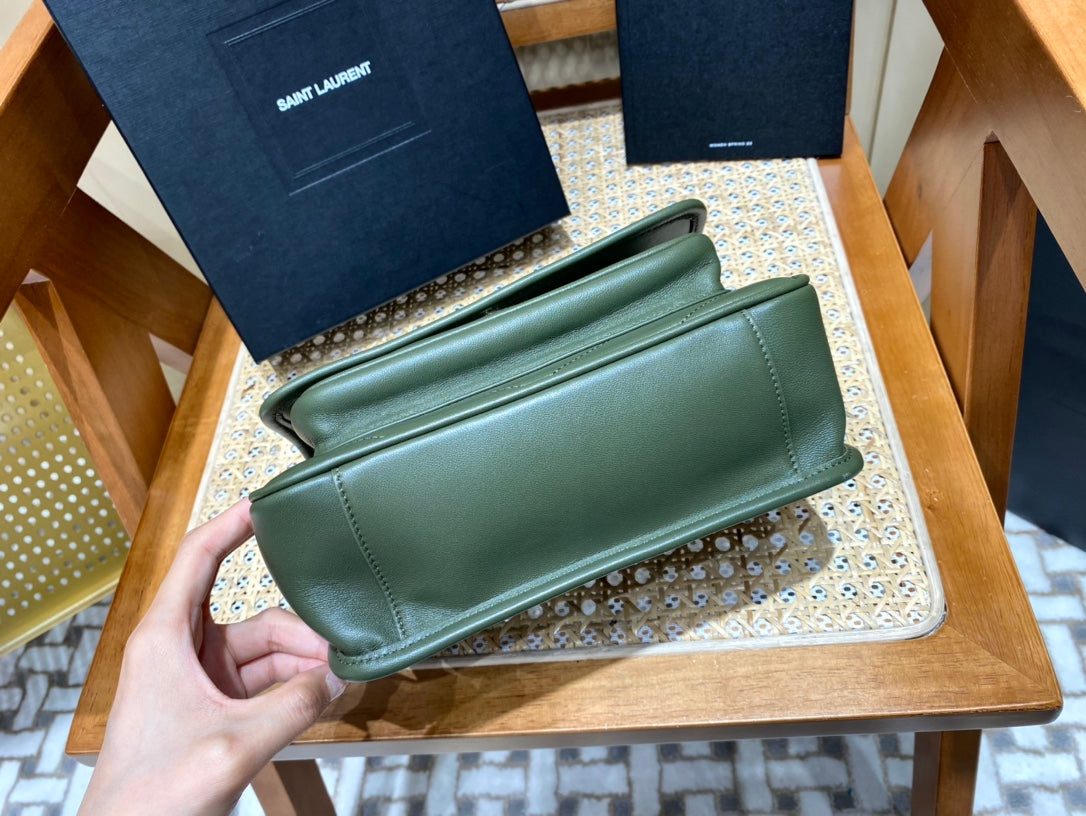 Bolsa Ysl 𝑵𝒊𝒌𝒊 𝑳𝒂𝒎𝒃 22CM
