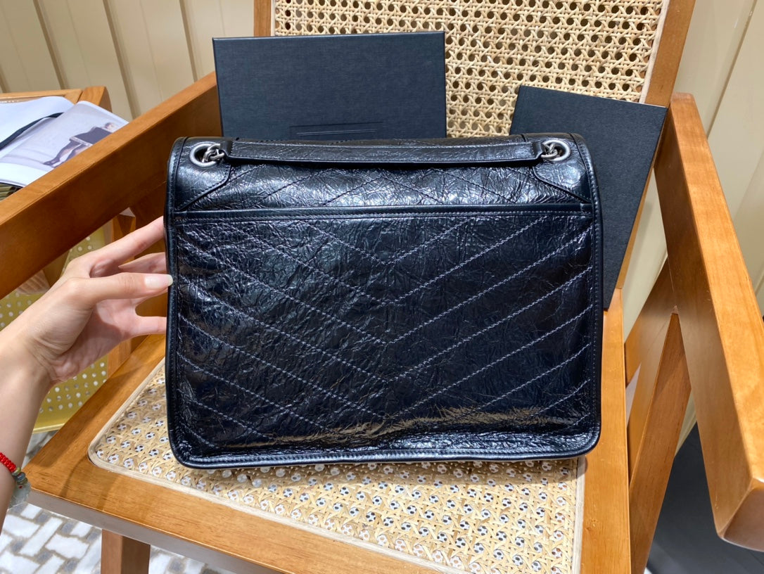 Bolsa YSL 𝑵𝒊𝒌𝒊 𝑳𝒂𝒓𝒈𝒆 𝟯𝟮𝒄𝒎