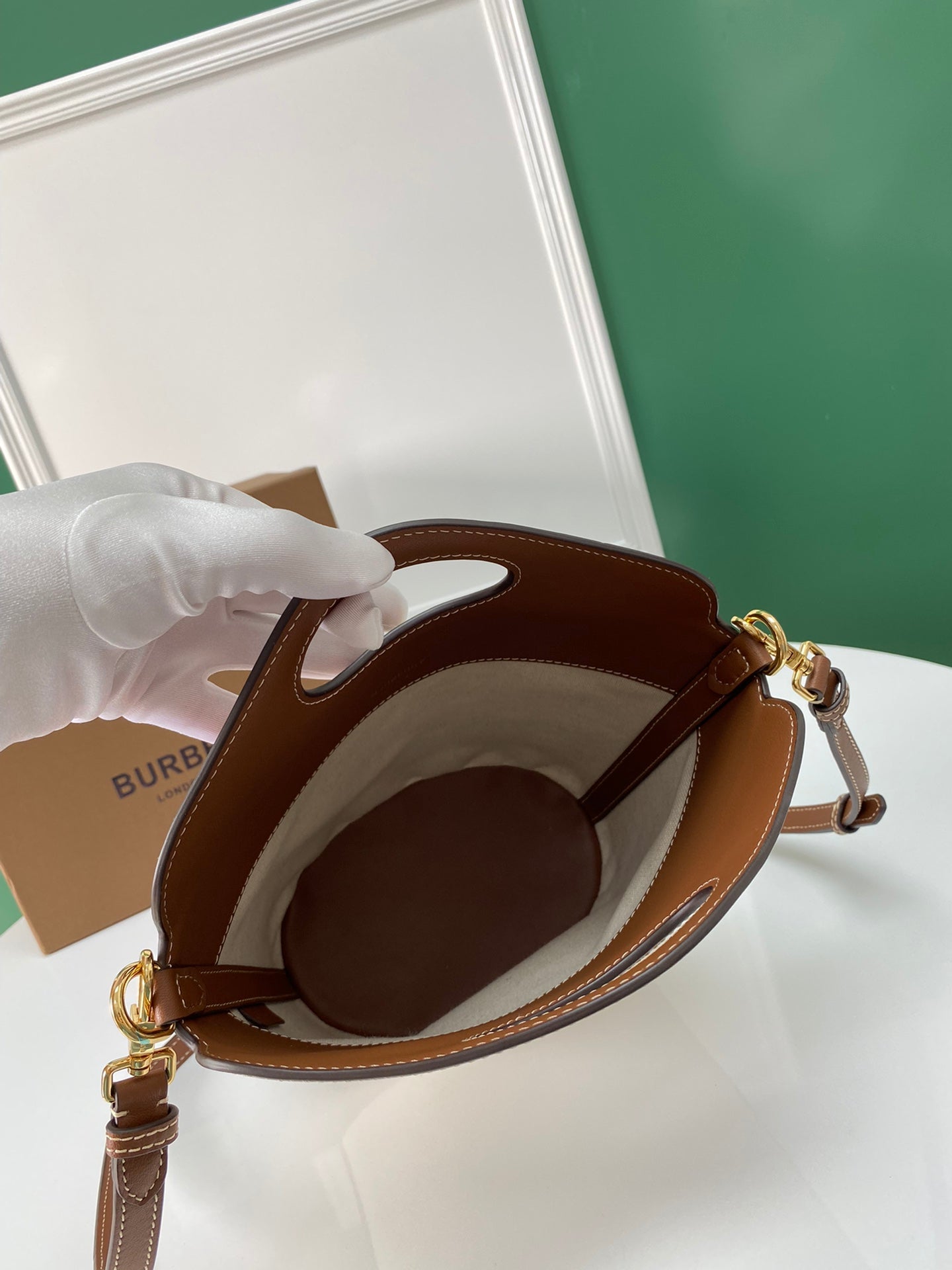 Bolsa Burberry Bucket Pocket