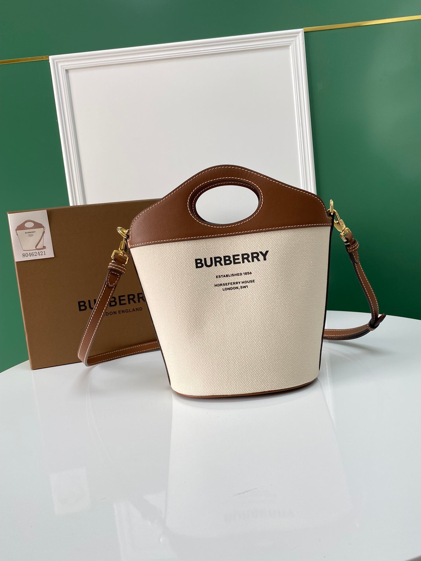 Bolsa Burberry Bucket Pocket