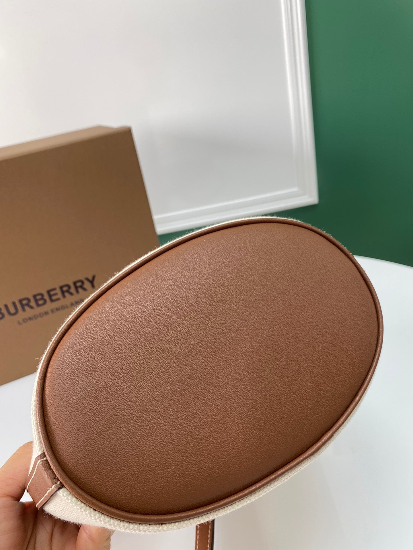 Bolsa Burberry Bucket Pocket