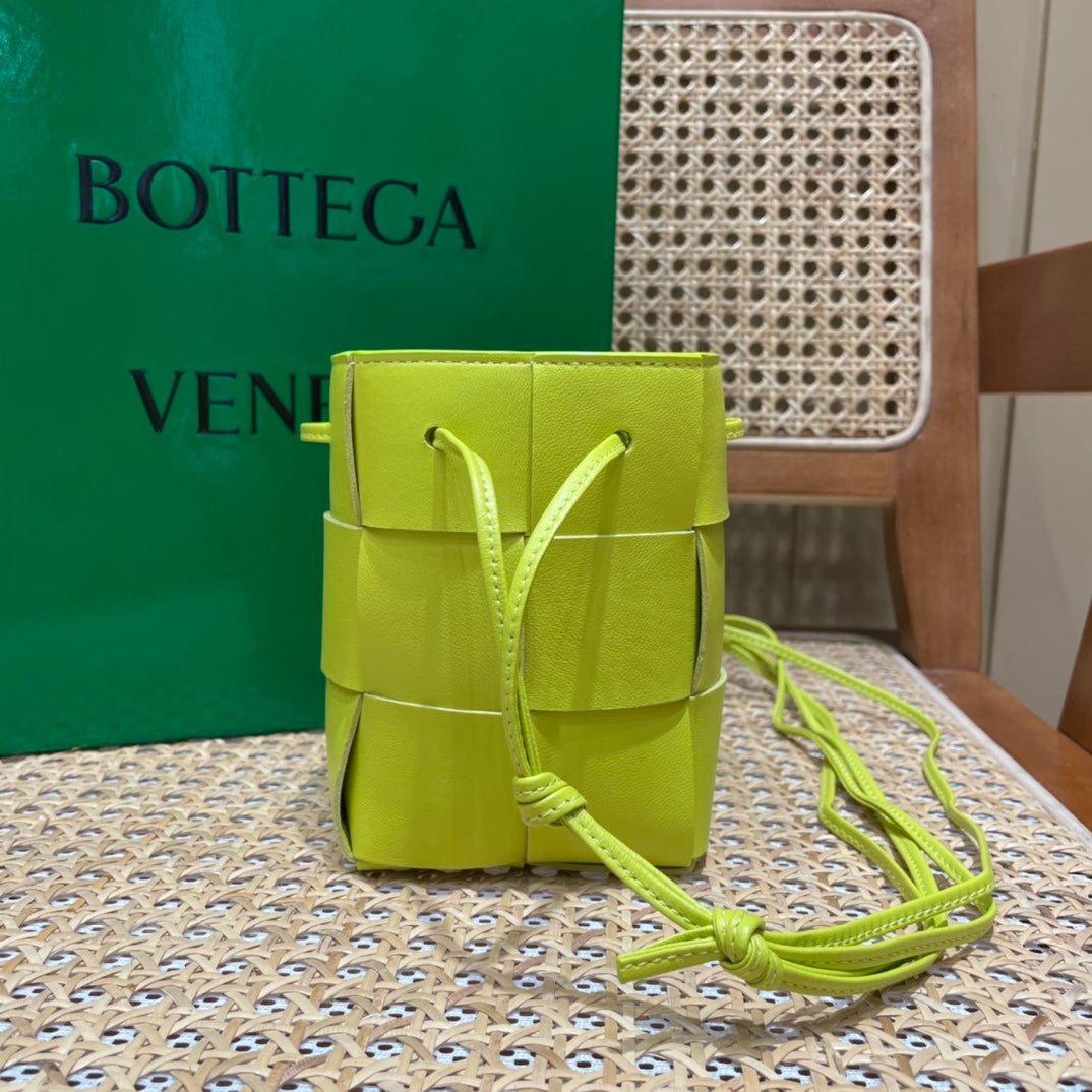 Bolsa Bottega Veneta CASSETTE 14CM