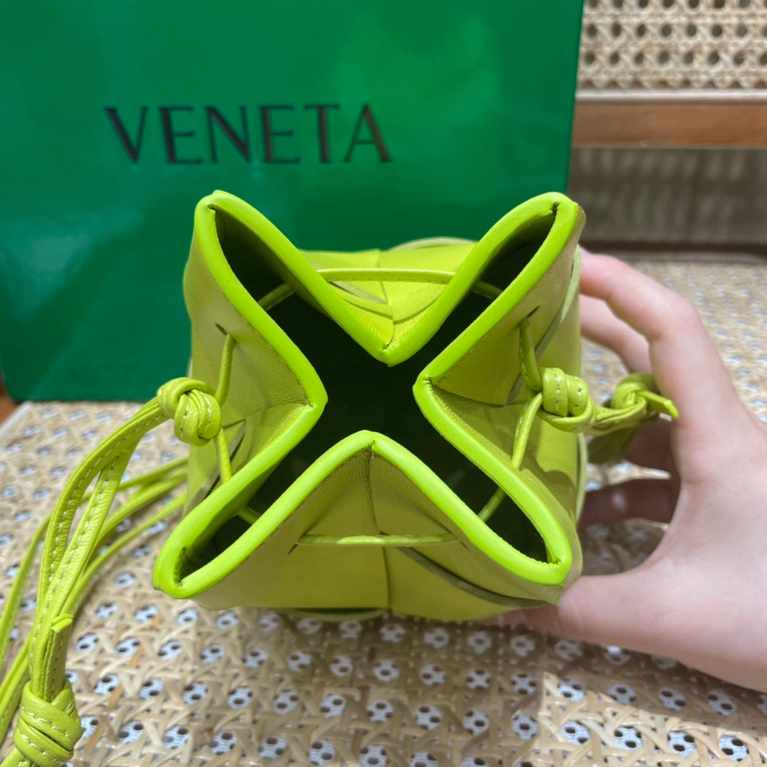 Bolsa Bottega Veneta CASSETTE 14CM