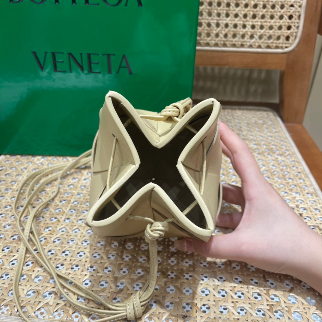 Bolsa Bottega Veneta CASSETTE 14CM