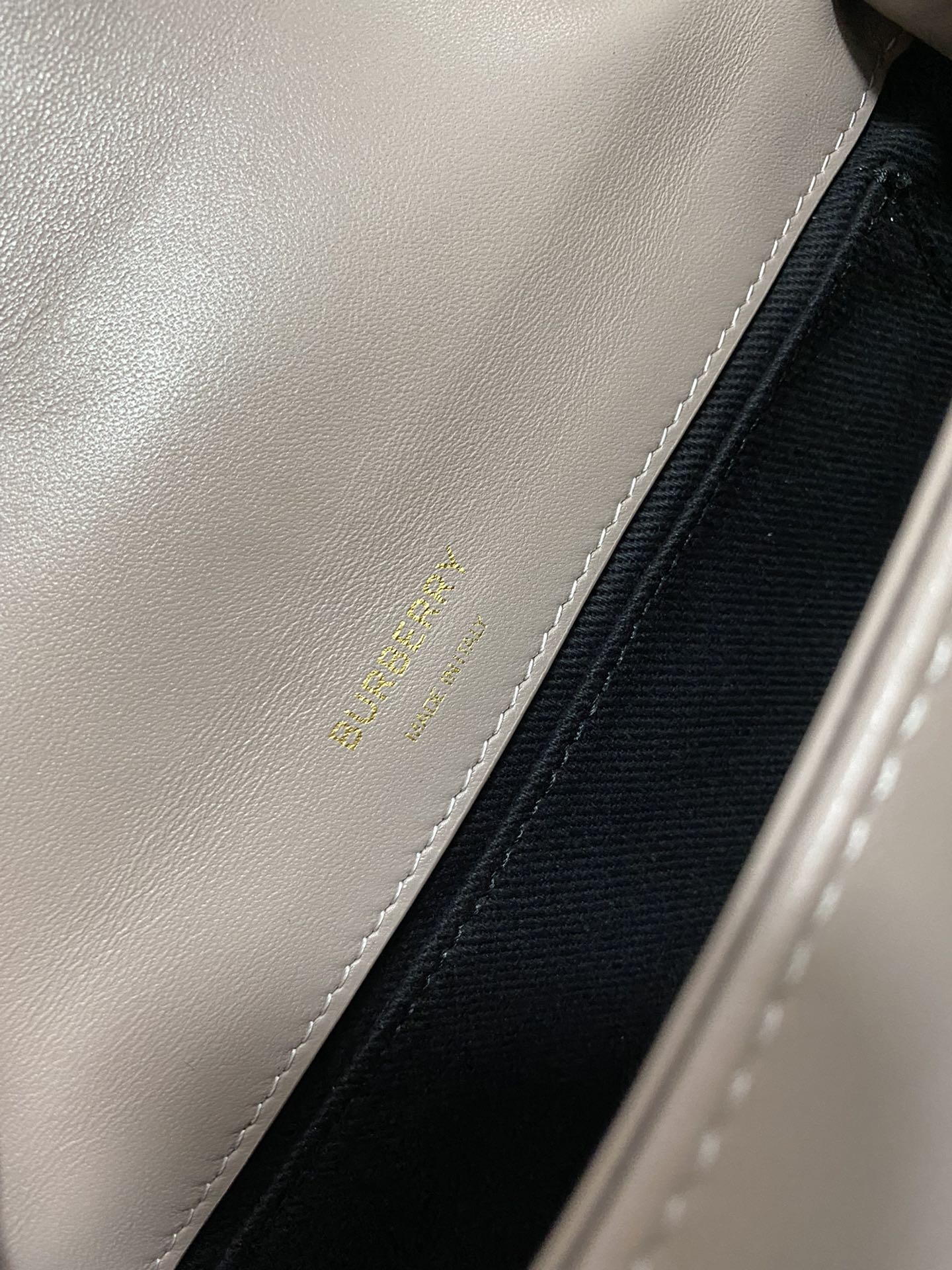 Bolsa Burberry Lola
