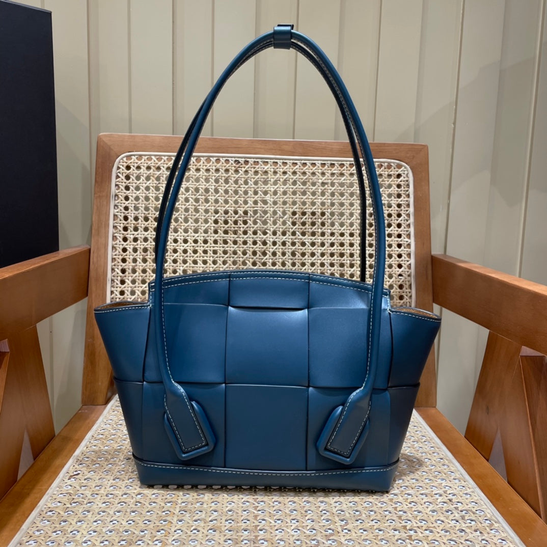 Bolsa Bottega Veneta The Arco 33 BAG