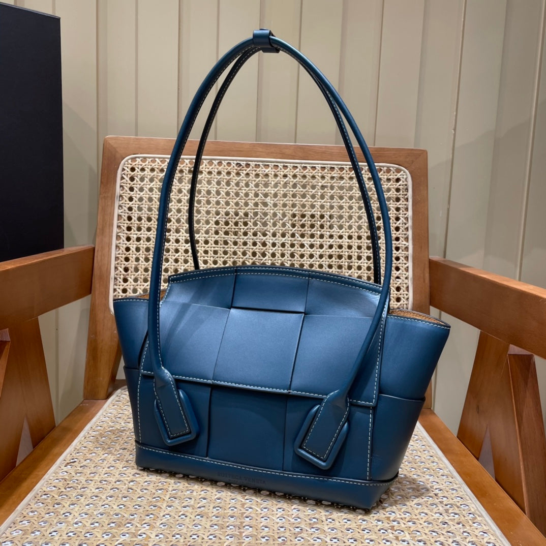 Bolsa Bottega Veneta The Arco 33 BAG