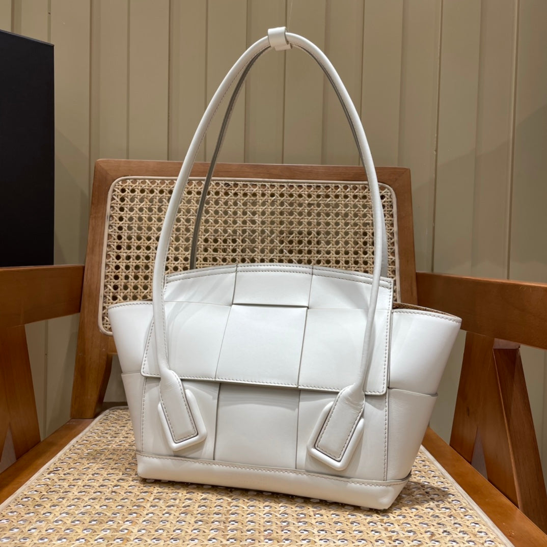 Bolsa Bottega Veneta The Arco 33 BAG