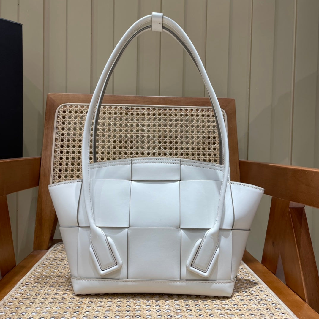 Bolsa Bottega Veneta The Arco 33 BAG