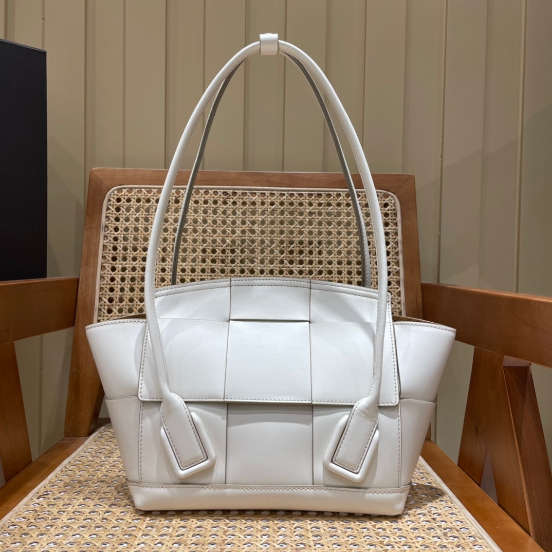 Bolsa Bottega Veneta The Arco 33 BAG