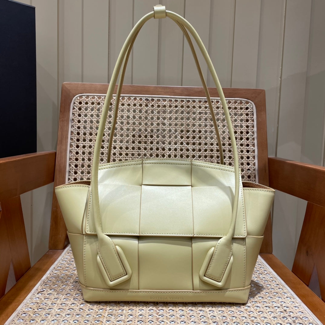 Bolsa Bottega Veneta The Arco 33 BAG