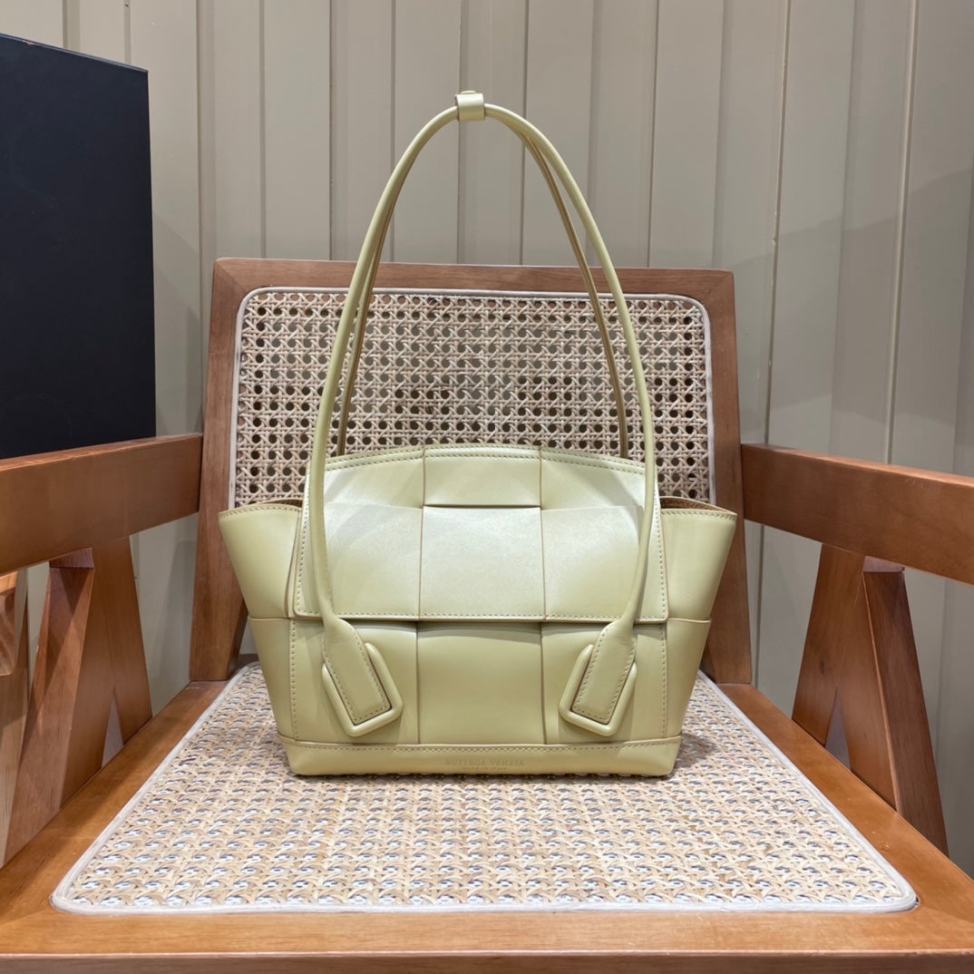 Bolsa Bottega Veneta The Arco 33 BAG