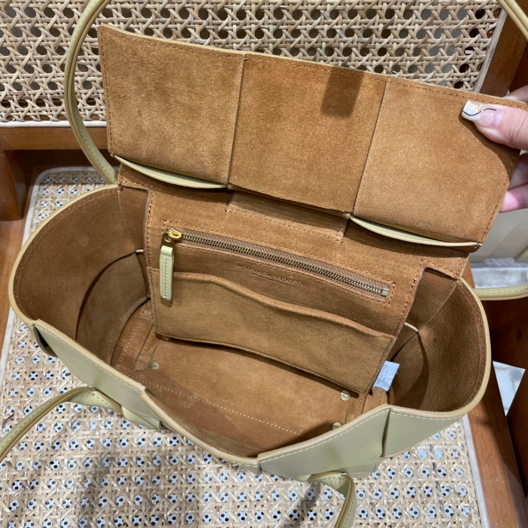 Bolsa Bottega Veneta The Arco 33 BAG