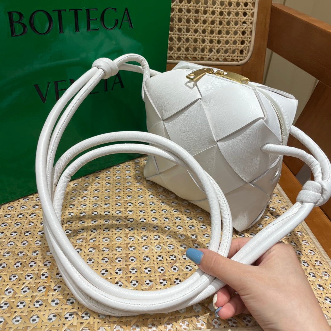 Bolsa Bottega Veneta CASSETTE 14CM