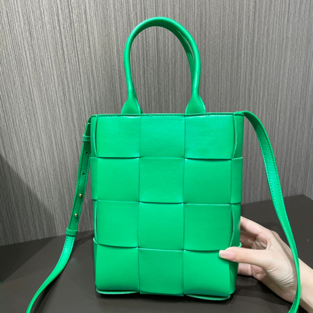 Bolsa Bottega Veneta MINI CASSETTE TOTE 22CM BAG
