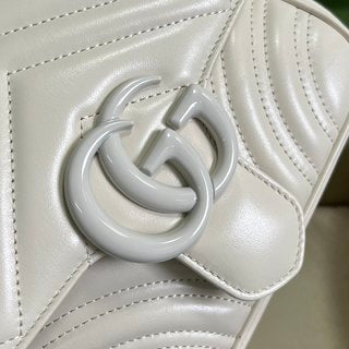 Bolsa Gucci MARMONT MATELASSÉ MINI SHOULDER