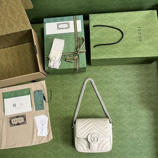 Bolsa Gucci MARMONT MATELASSÉ MINI SHOULDER