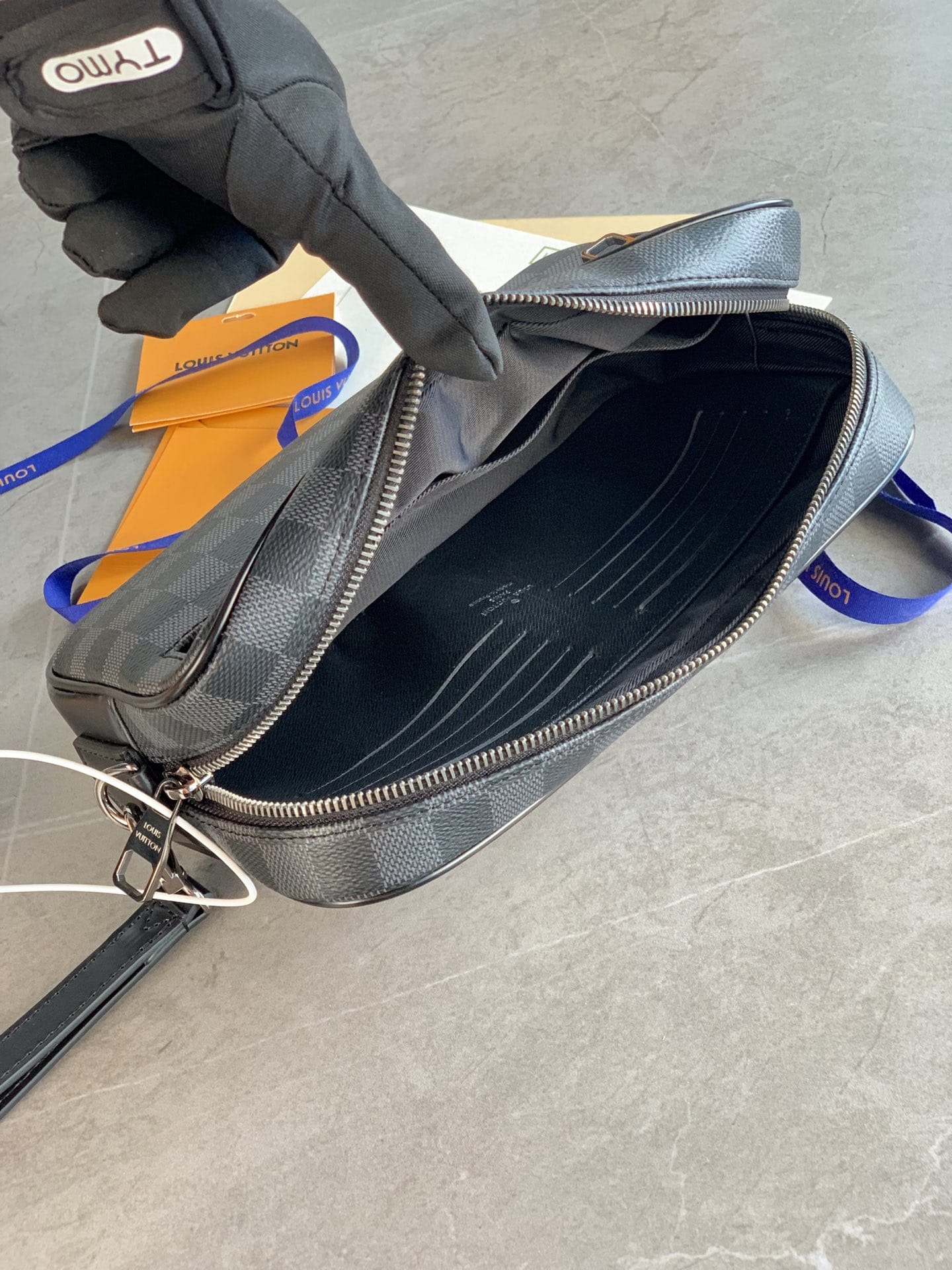 Bolsa Louis Vuitton KASAI CLUTCH