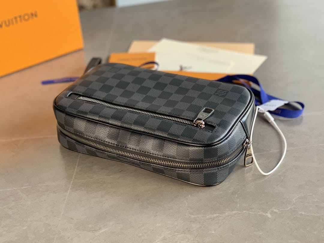 Bolsa Louis Vuitton KASAI CLUTCH