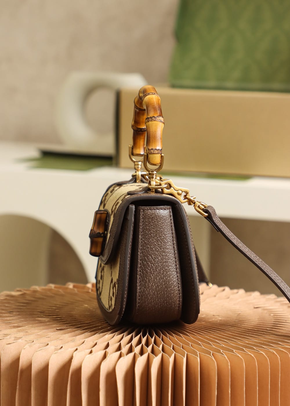 Bolsa Gucci Bamboo 1947 jumbo GG small top handle bag