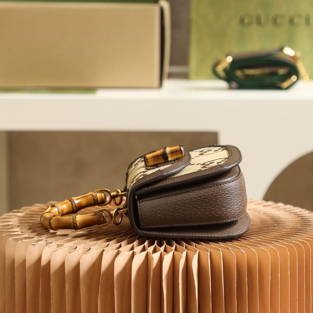 Bolsa Gucci Bamboo 1947 jumbo GG small top handle bag