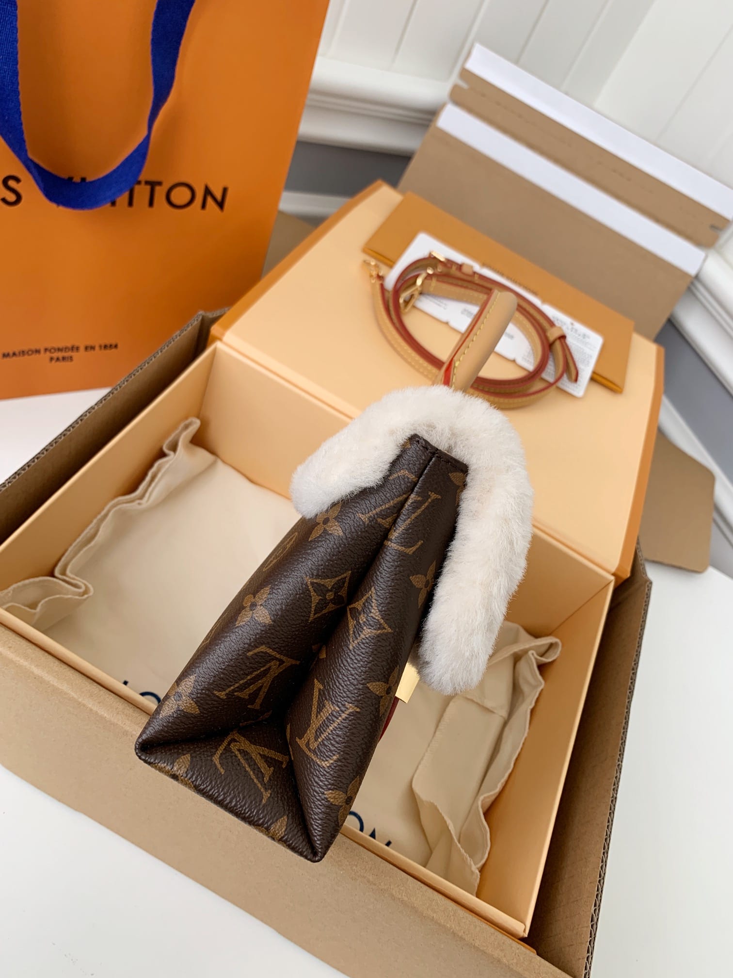 Bolsa Louis Vuitton LOCKY BB BAG