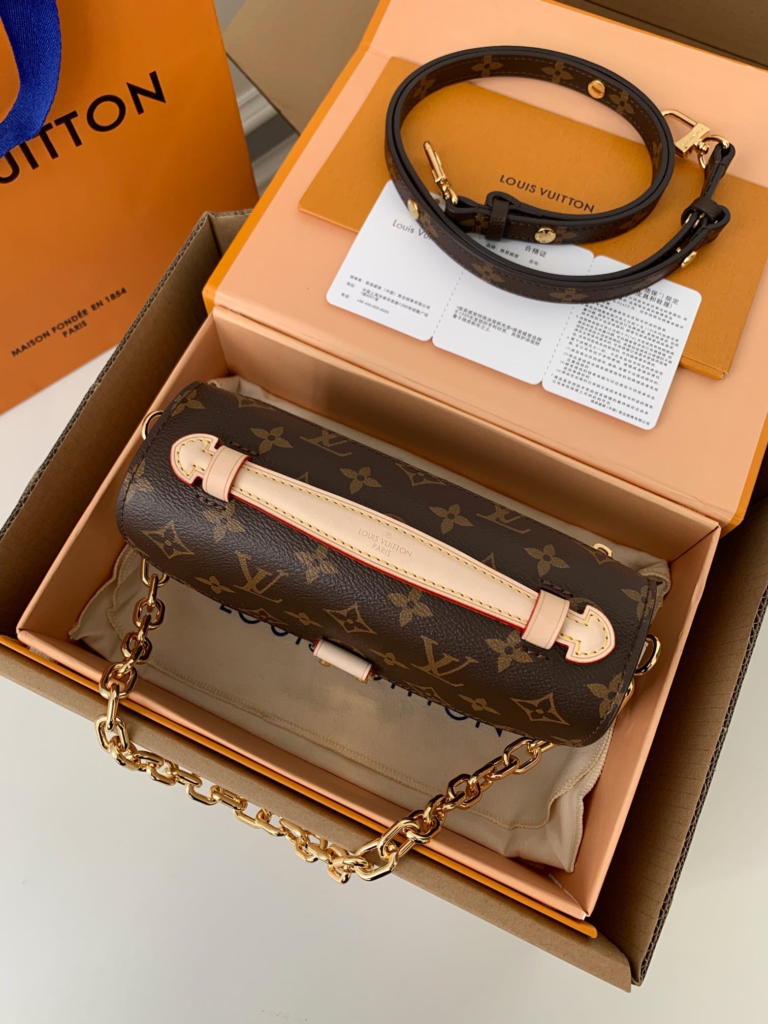 Bolsa Louis Vuitton POCHETTE MÉTIS EAST WEST BAG