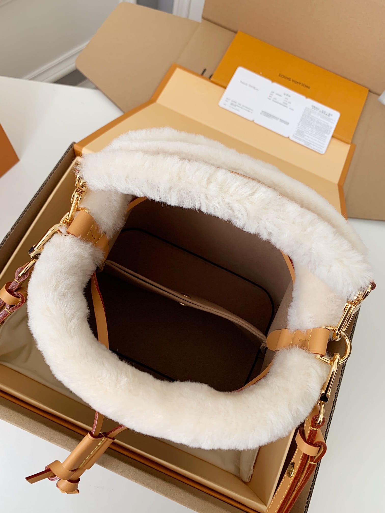 Bolsa Louis Vuitton NÉONOÉ BB