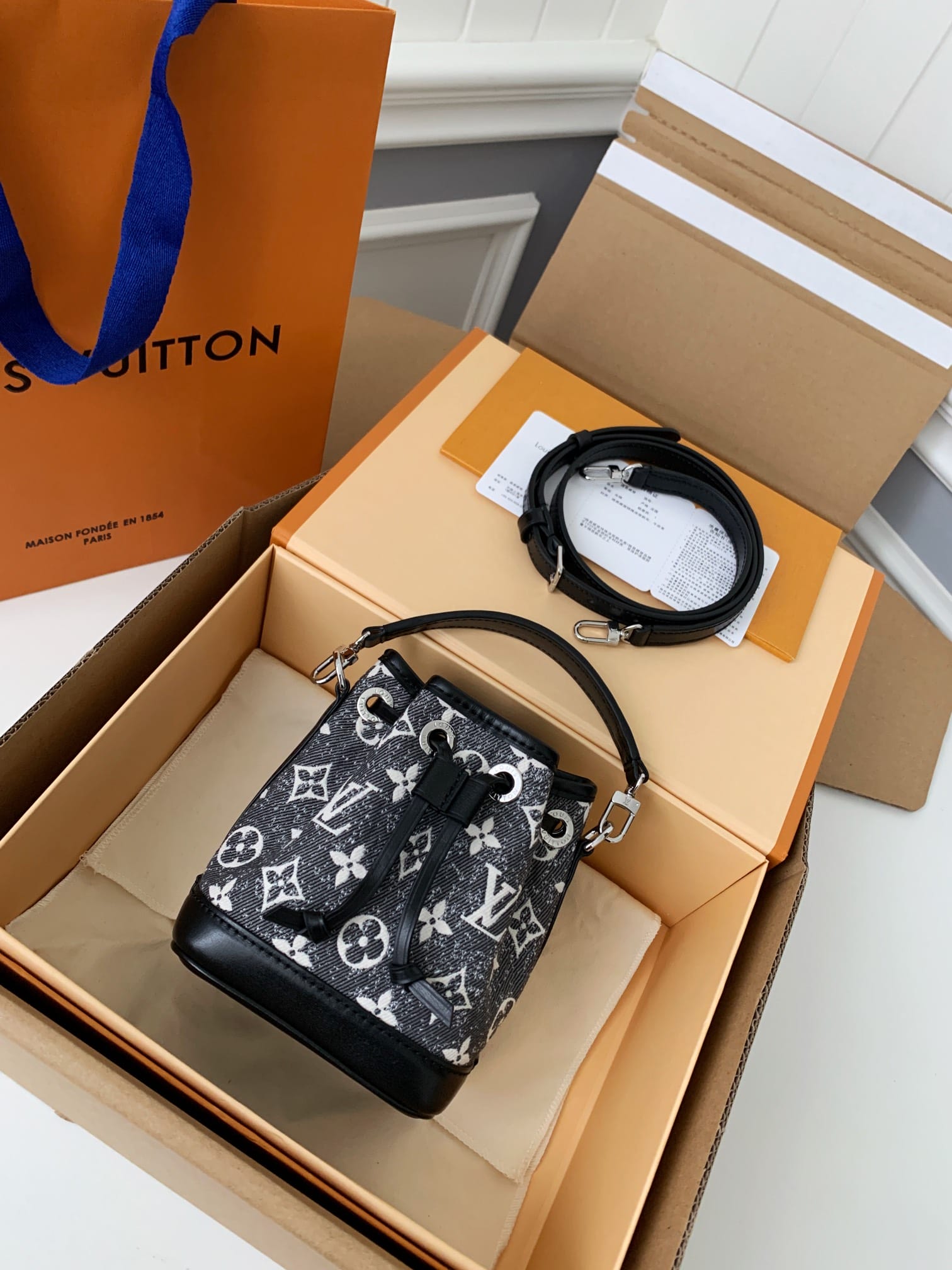 Bolsa Louis Vuitton NANO NOÉ