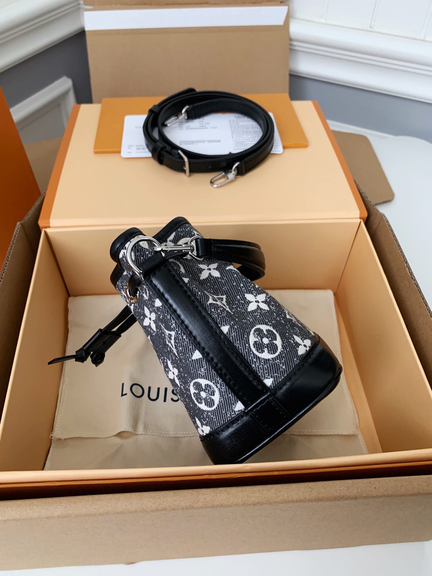 Bolsa Louis Vuitton NANO NOÉ