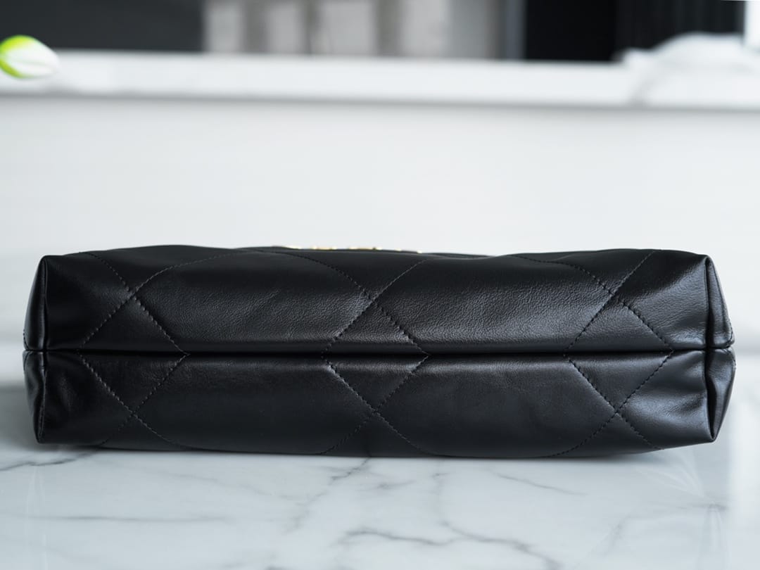 Bolsa CHANEL 22
