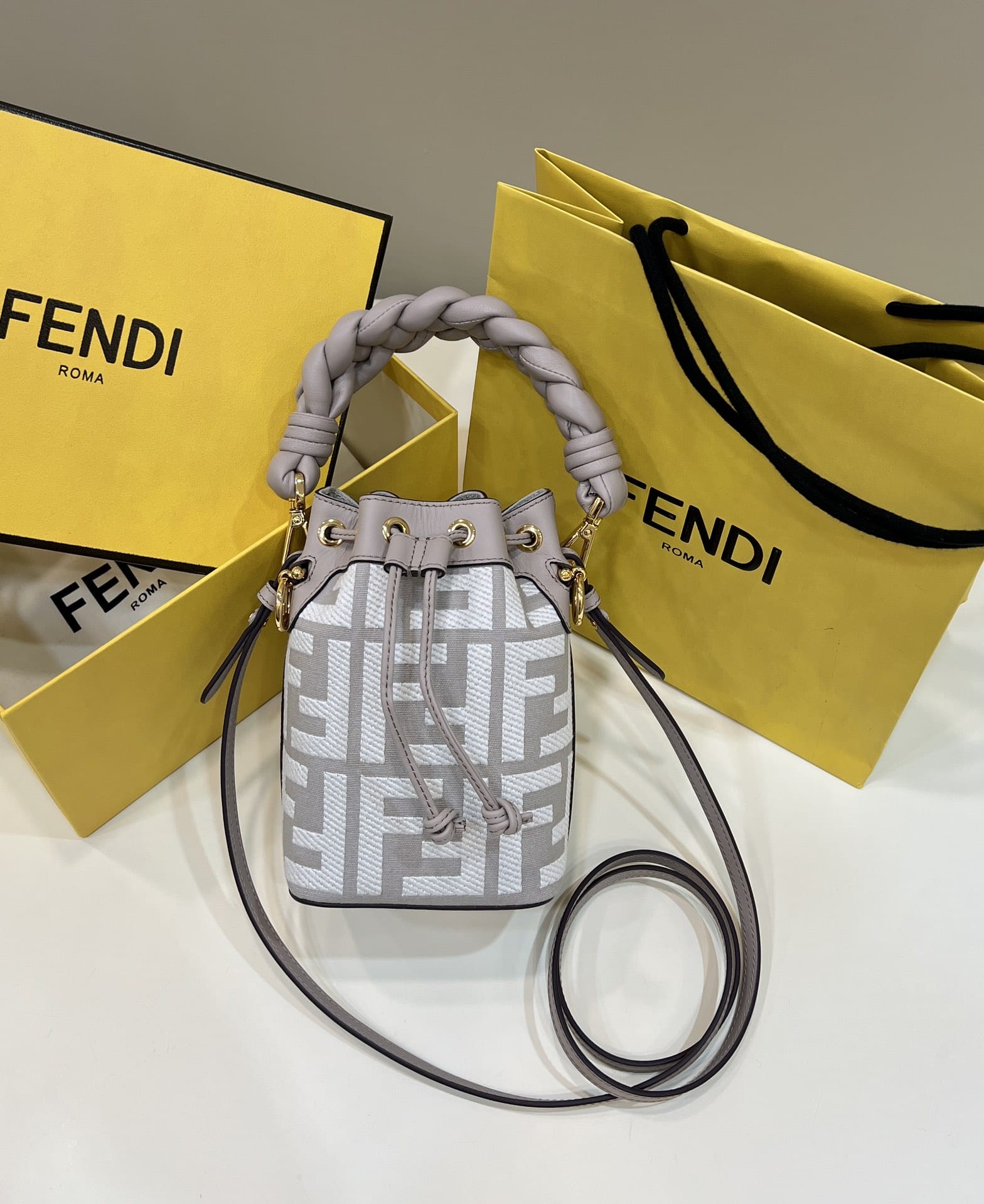 Bolsa FENDI PEEKABOO I See U