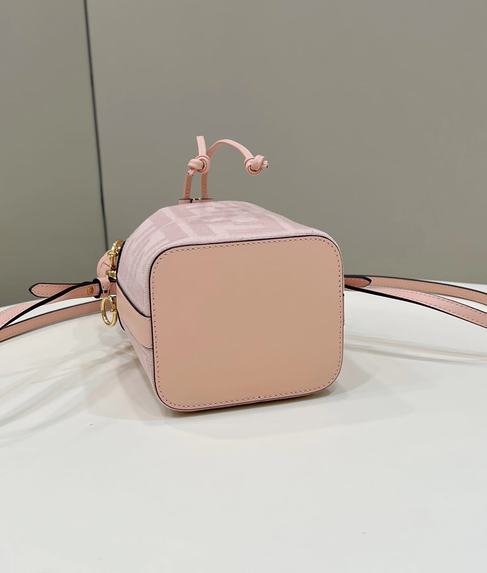 Bolsa FENDI PEEKABOO I See U