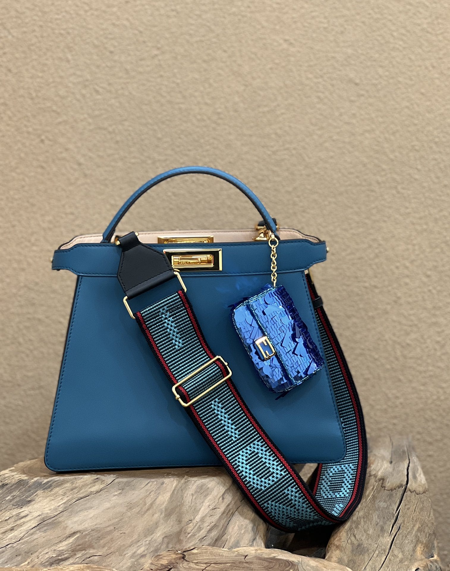 Bolsa FENDI PEEKABOO I See U