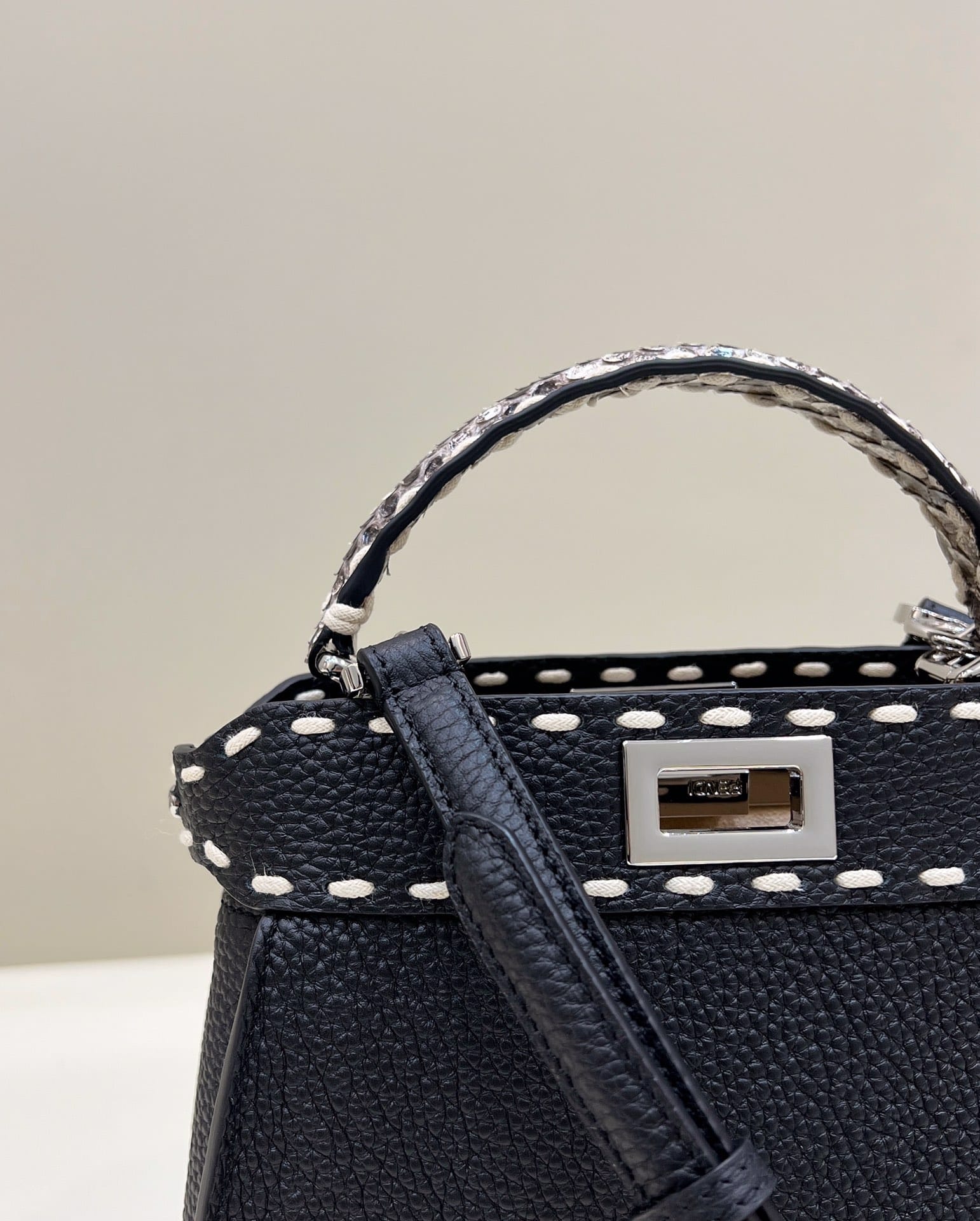 Bolsa FENDI PEEKABOO