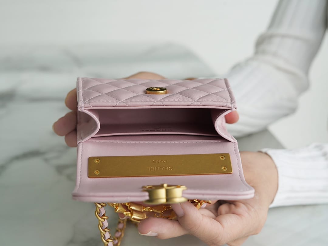 Bolsa CHANEL 22B