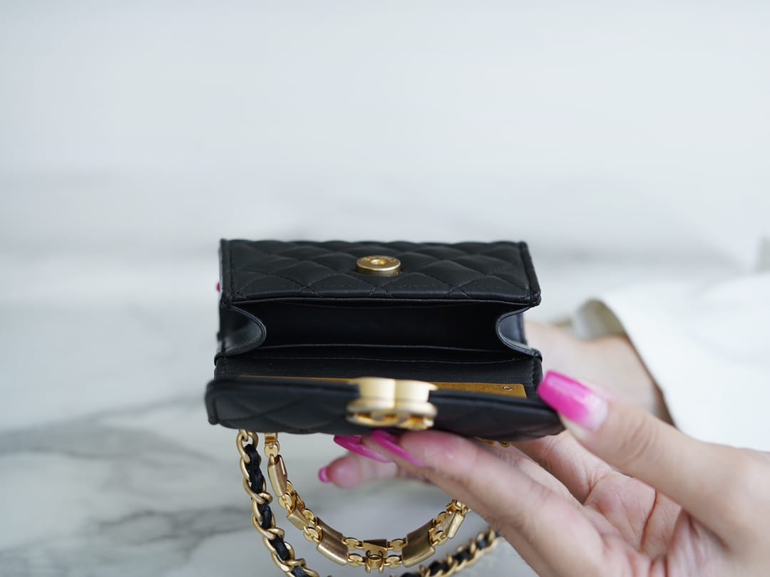Bolsa CHANEL 22B