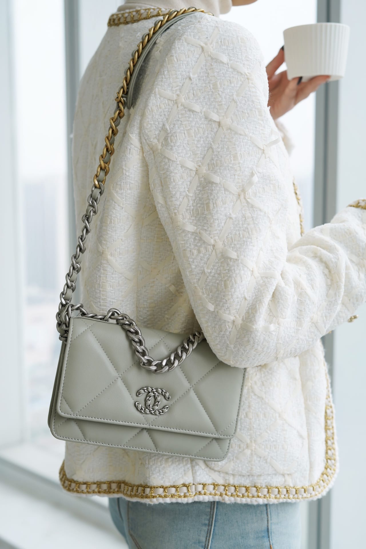 Bolsa CHANEL 19 WOC