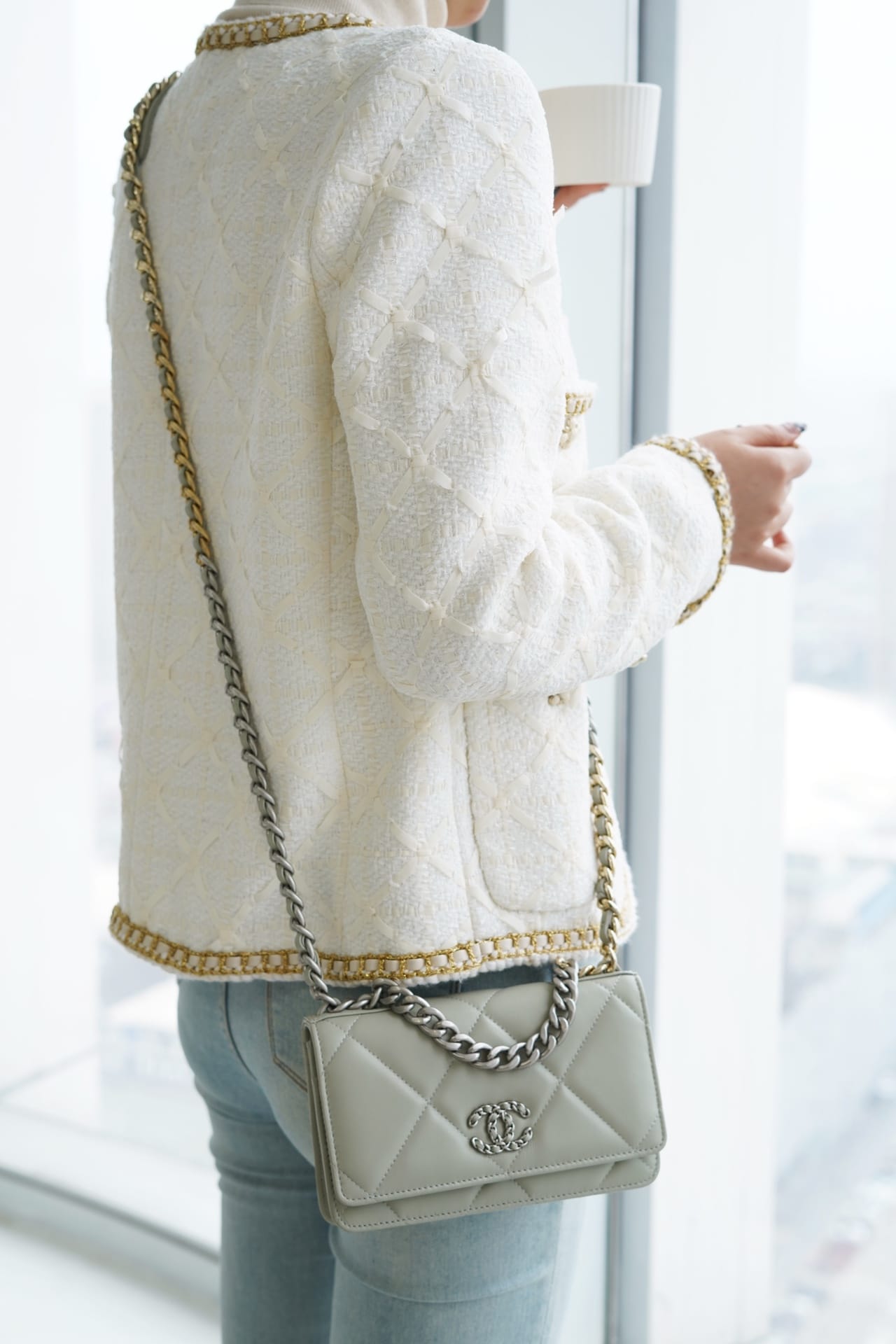 Bolsa CHANEL 19 WOC