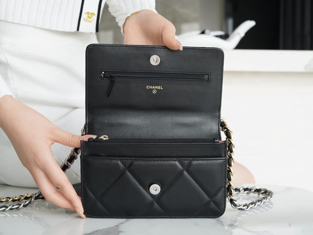 Bolsa CHANEL 19 WOC