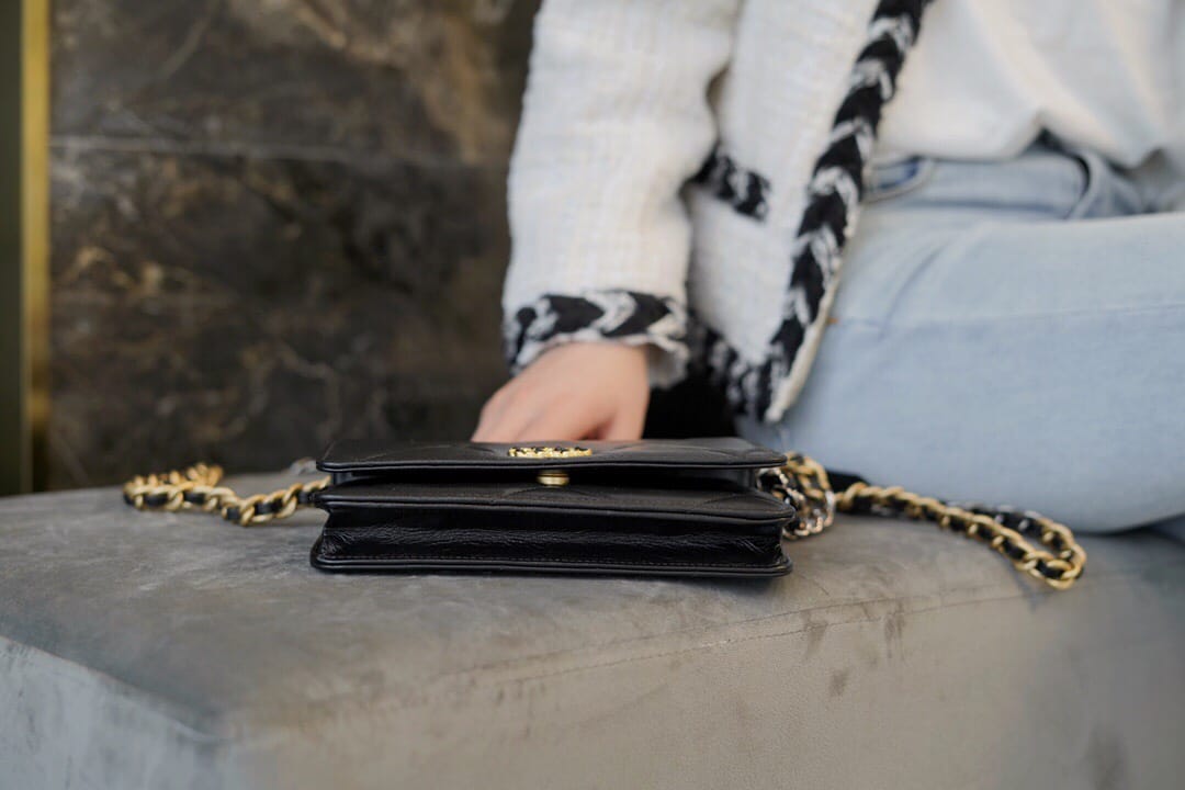 Bolsa CHANEL 19 WOC