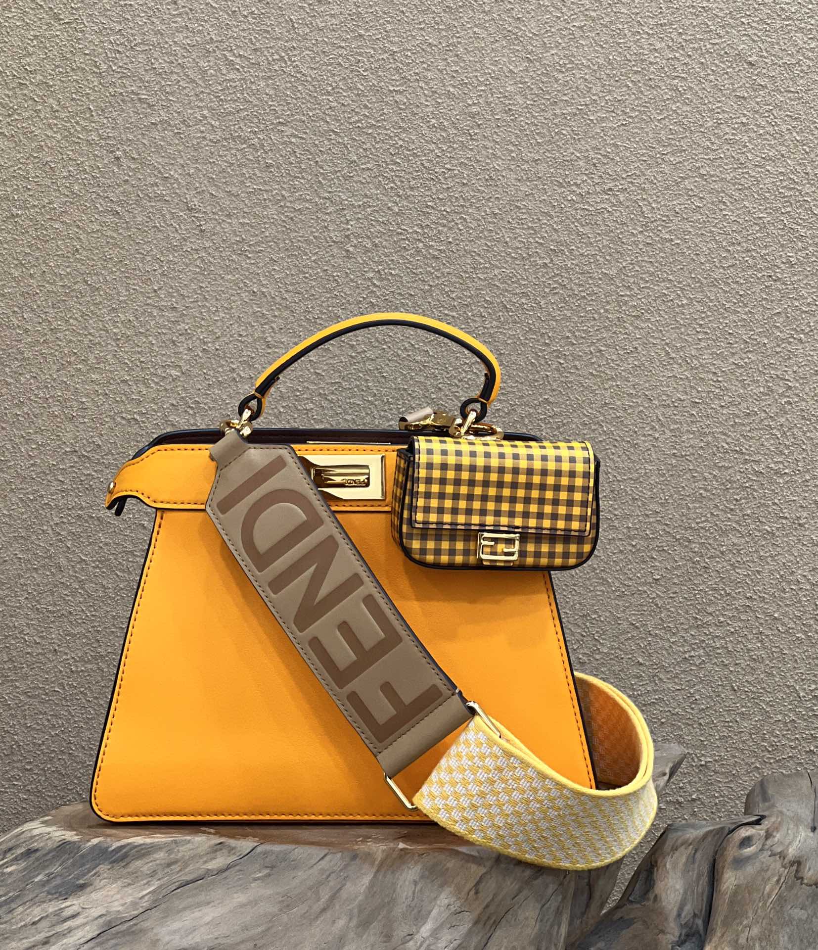 Bolsa FENDI PEEKABOO I SEE U
