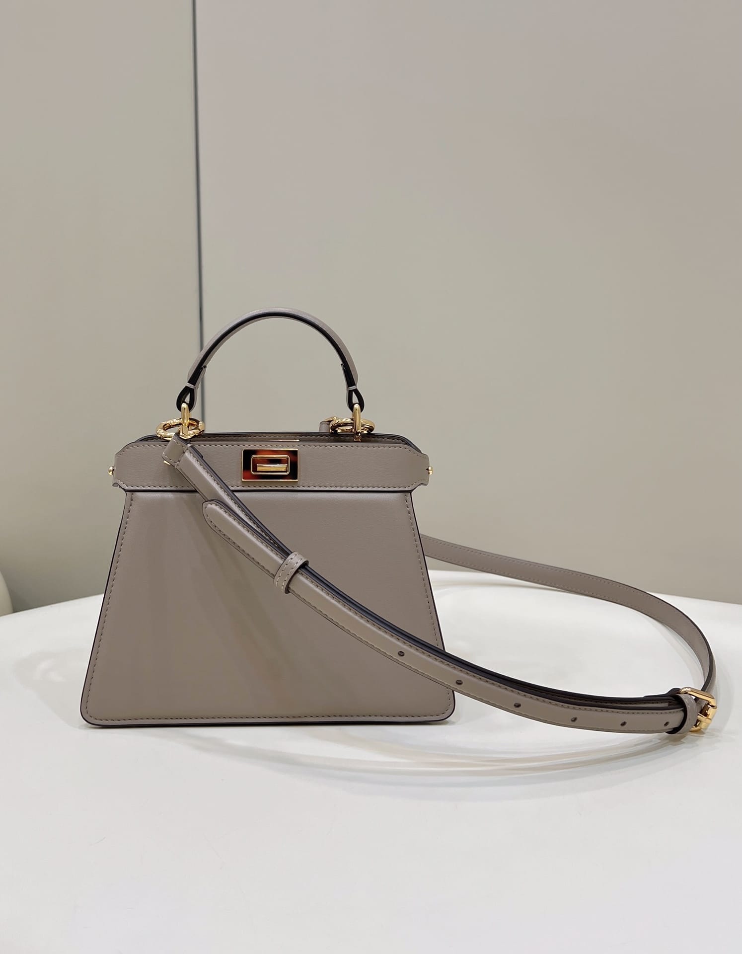 Bolsa FENDI peekaboo