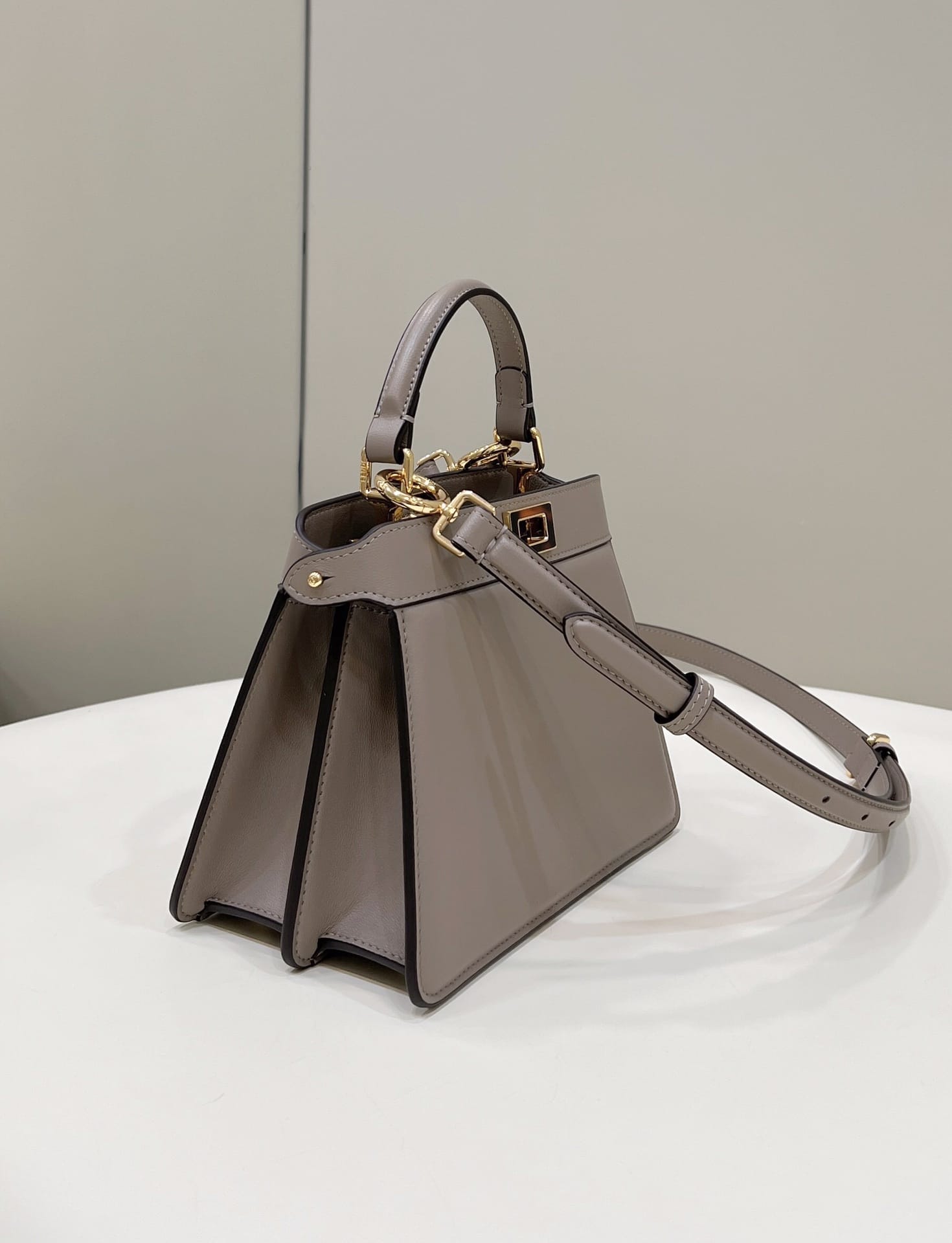 Bolsa FENDI peekaboo