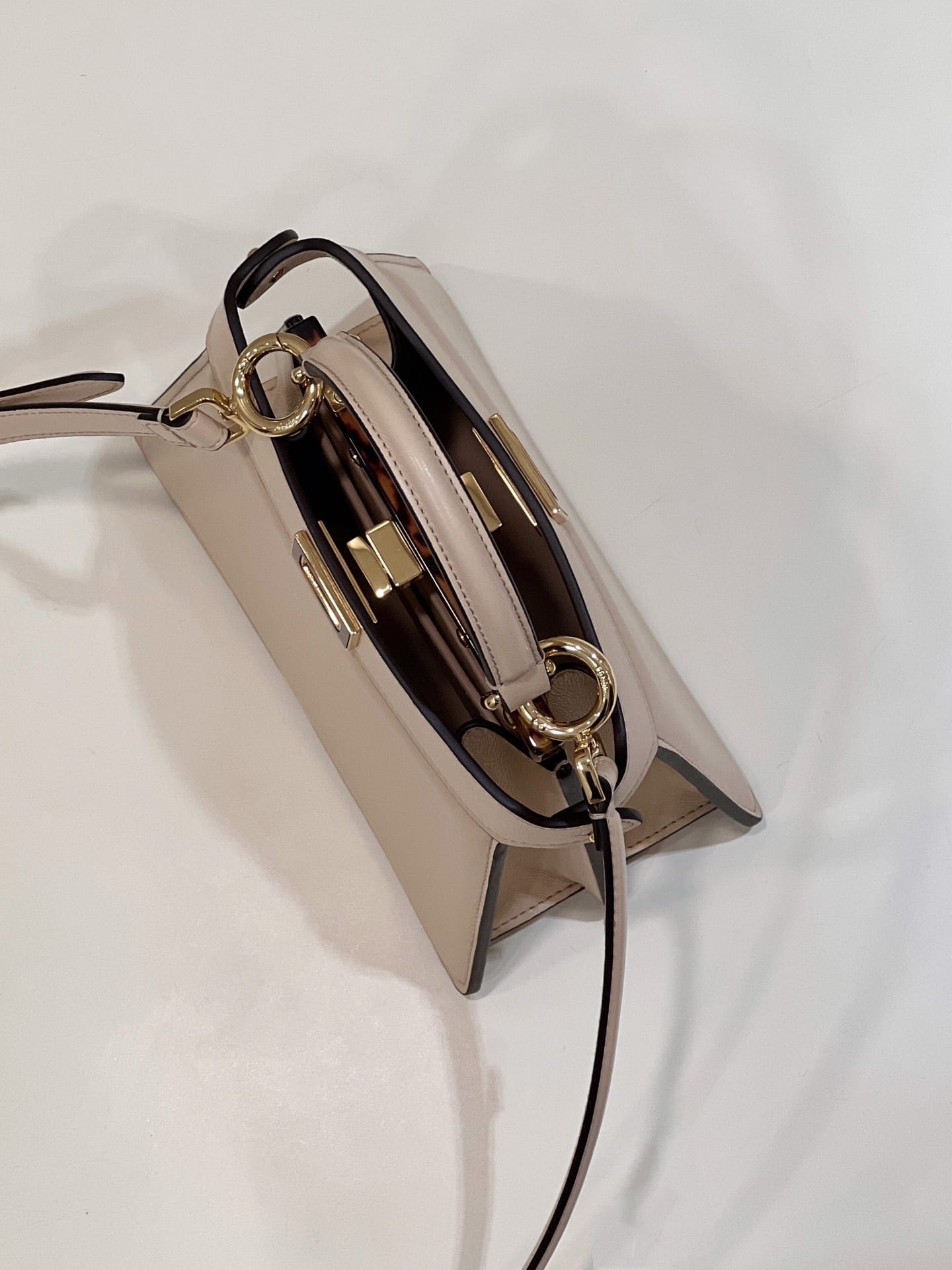 Bolsa FENDI peekaboo