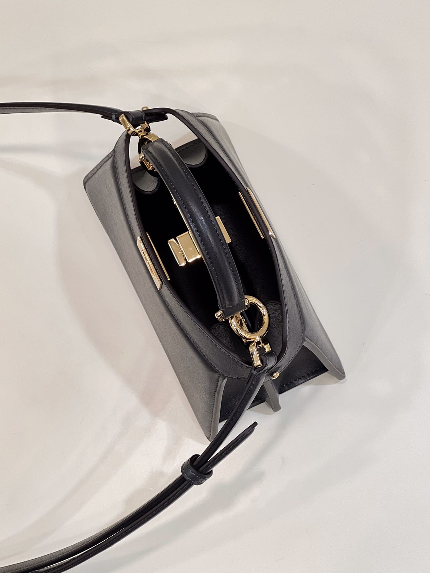 Bolsa FENDI peekaboo