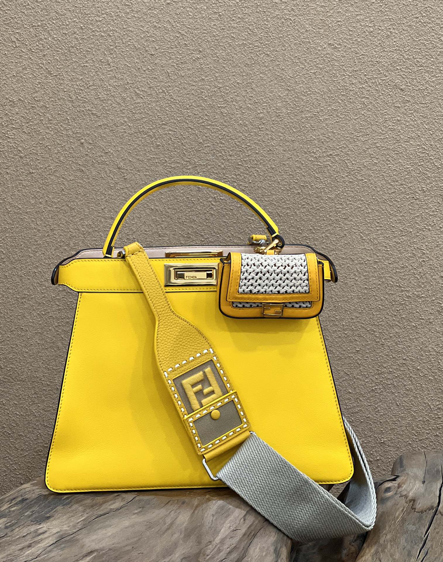 Bolsa FENDI PEEKABOO I See U